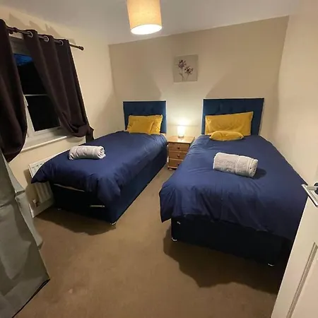 Pleasant Coach House With Garage Southmead * Bristol