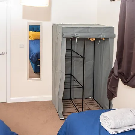 Pleasant Coach House With Garage Southmead *