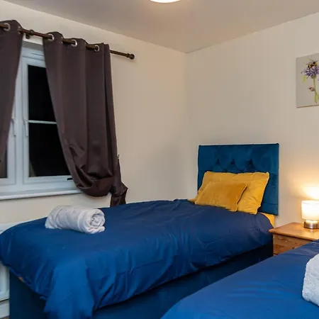 Pleasant Coach House With Garage Southmead Bristol