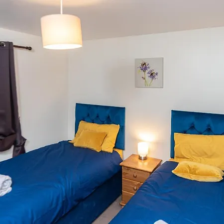 Pleasant Coach House With Garage Southmead * Bristol